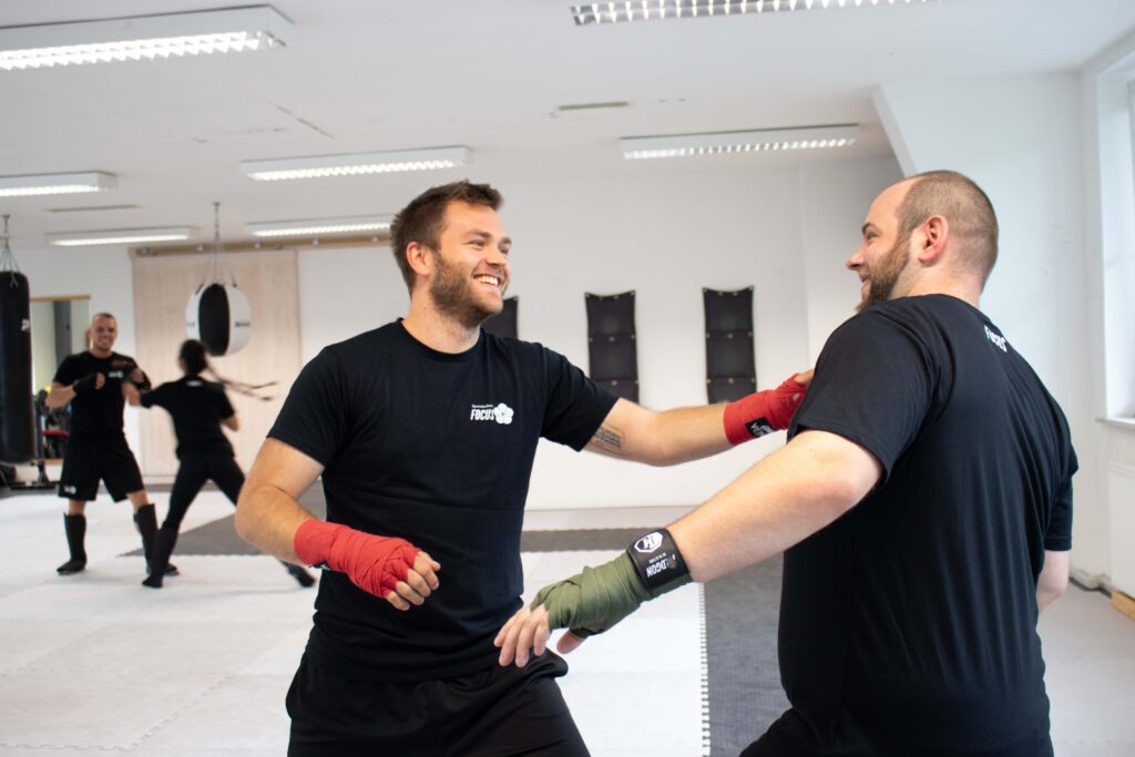 Zwei Männer während des Trainings in der Sportakademie Focus in Wangen.